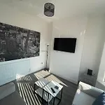 Kings Road Town House Serviced